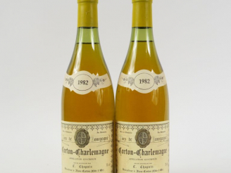 Vente aux enchères 2 BOUTEILLES CORTON CHARLEMAGNE GC DOMAINE LOUIS CHAPUIS - 1982