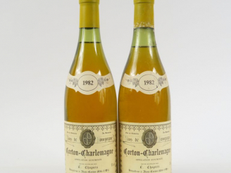 Vente aux enchères 2 BOUTEILLES CORTON CHARLEMAGNE GC DOMAINE LOUIS CHAPUIS - 1982