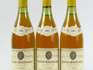 Vente aux enchères 3 BOUTEILLES CORTON CHARLEMAGNE GC DOMAINE LOUIS CHAPUIS - 1983