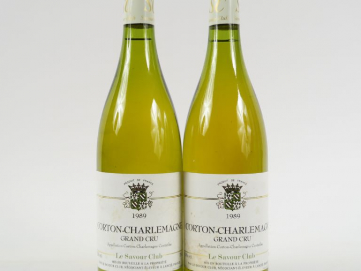 2 BOUTEILLES CORTON CHARLEMAGNE GC LE SAVOUR CLUB - 1989