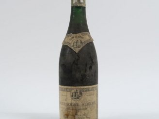 Vente aux enchères 1 VIEILLE BOUTEILLE BOURGOGNE ALIGOTE A. PIC   FILS - 3,5 CM