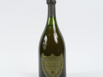 Vente aux enchères 1 BOUTEILLE CHAMPAGNE DOM PERIGNON - 1973 - 3 CM SOUS LA COIFFE