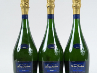 Vente aux enchères 3 BOUTEILLES CHAMPAGNE NICOLAS FEUILLATTE 'CUVÉE SPÉCIALE' - 2002