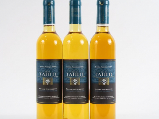 Vente aux enchères 3 BOUTEILLES (50 CL) VIN DE TAHITI BLANC MOELLEUX  DOMAINE DOMINIQUE A