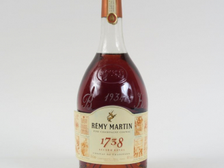 Vente aux enchères 1 BOUTEILLE COGNAC '1738' REMY MARTIN - COFFRET
