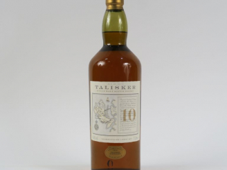 Vente aux enchères 1 BOUTEILLE (1 L) WHISKY TALISKER 10 ANS 45.8° - COFFRET