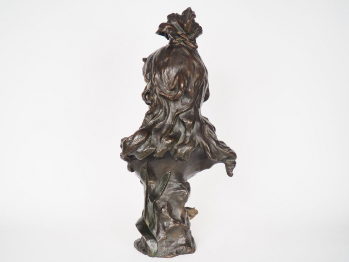 Antoine NELSON. "Allégorie de flore". Sculpture en bronze polychrome. 