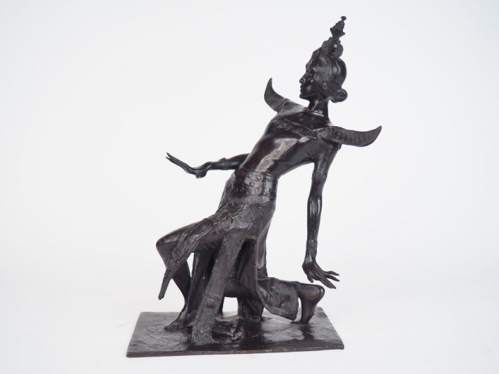 Léopold SAVINE. "Danseuse asiatique". Sculpture en bronze à patine méd