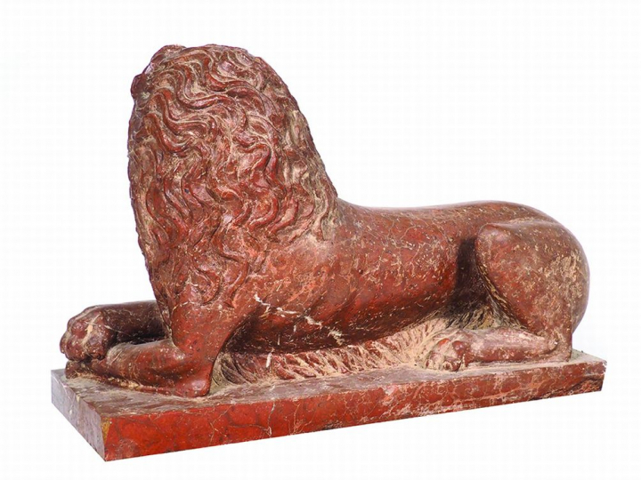 Paire de grandes sculptures XIXème en marbre rouge "Lions couchés". Di