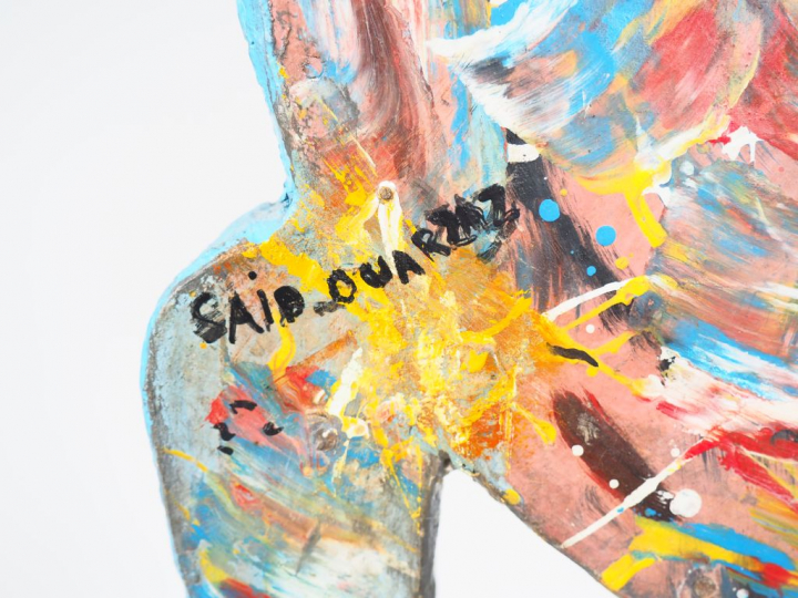 Saïd OUARZAZ. "Totem". Sculpture en bois polychrome, signée. Dim. 94 x