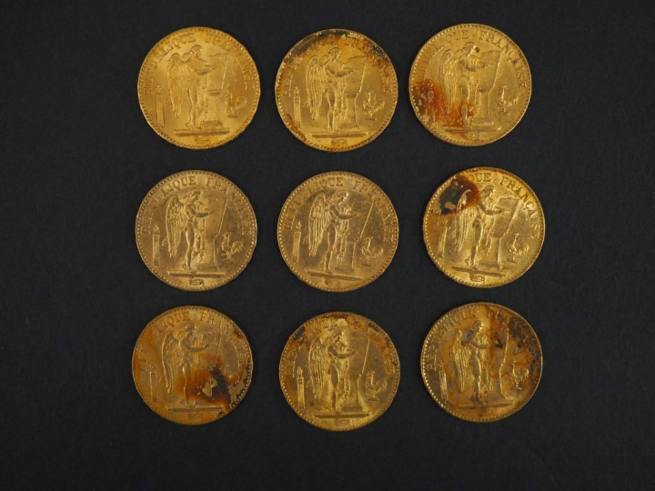 Neuf pièces de 20 francs or, 1877-A.  FRAIS ACHETEURS 5% TTC.