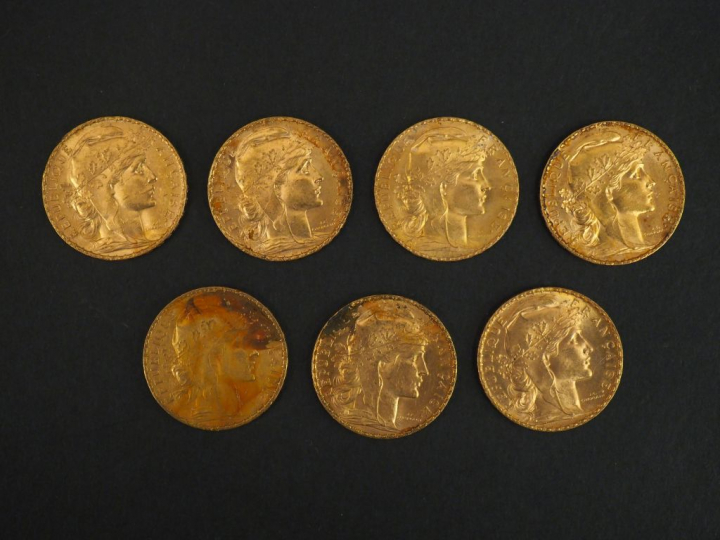 Sept pièces de 20 francs or, 1908. FRAIS ACHETEURS 5% TTC.
