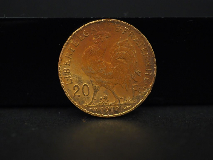 Une pièce de 20 francs or, 1910. FRAIS ACHETEURS 5% TTC.