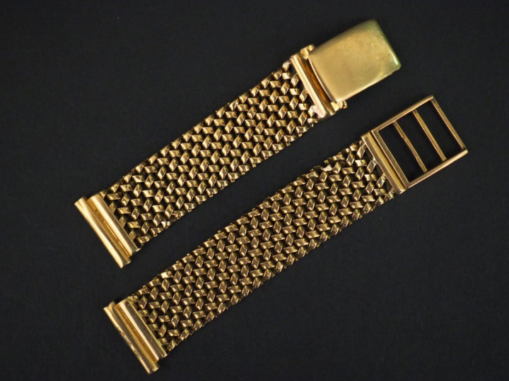 Bracelet de montre en or jaune, maille articulée. Long. 14 cm Poids. 3