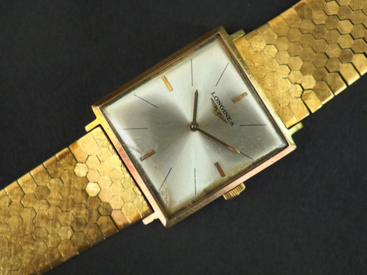 LONGINES Montre bracelet d’homme, bracelet et boitier en or jaune. Cad