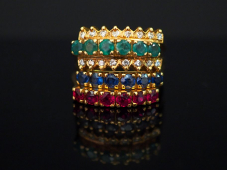 Vente aux enchères Bague à transformations, composée de deux anneaux formant la base sert