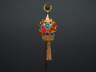 Vente aux enchères Pendentif en forme de boule en or jaune 14K, à décor ajouré, filigrané