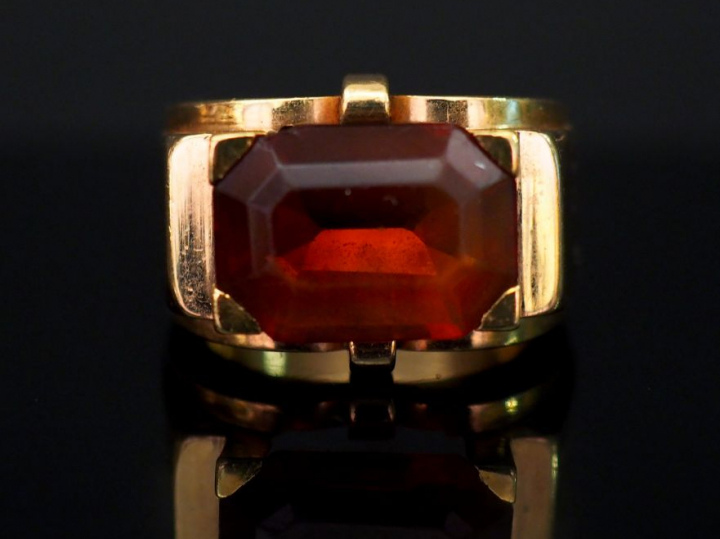 Bague tank de style 1940 en or jaune, sertie d’un quartz. TDD. 50 1/2 