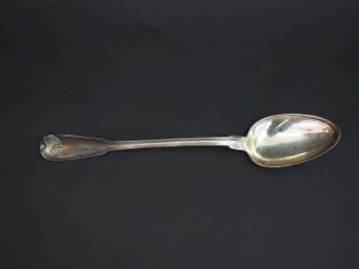 Vente aux enchères Cuillère à ragout XVIIIème en argent, modèle à filet et double coquill