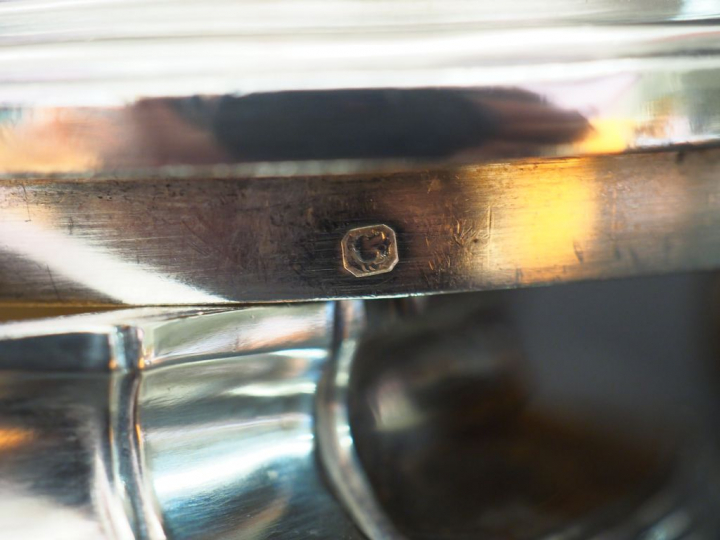 Ensemble comprenant une théière et un sucrier Napoléon III en argent, 