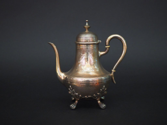 Vente aux enchères Petite verseuse égoïste Napoléon III de style Louis XVI en argent, poi