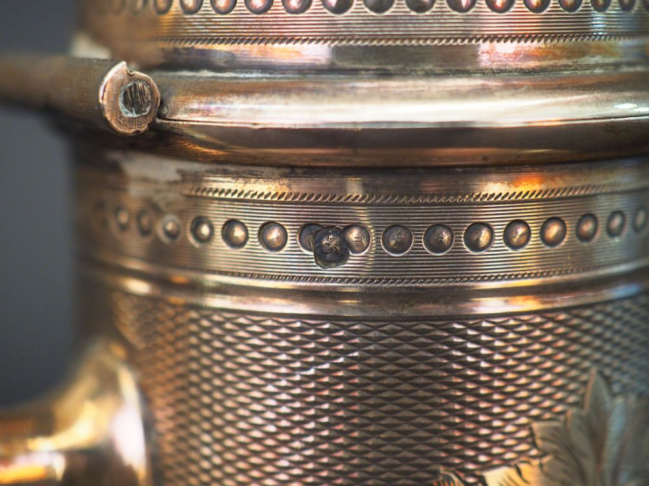 Petite verseuse égoïste Napoléon III de style Louis XVI en argent, poi