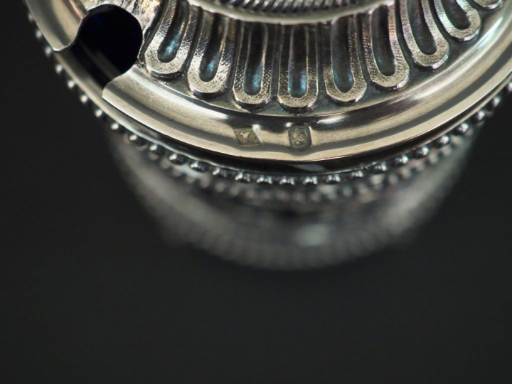 ODIOT.  Garniture de table de style Louis XVI en argent, poinçon Miner