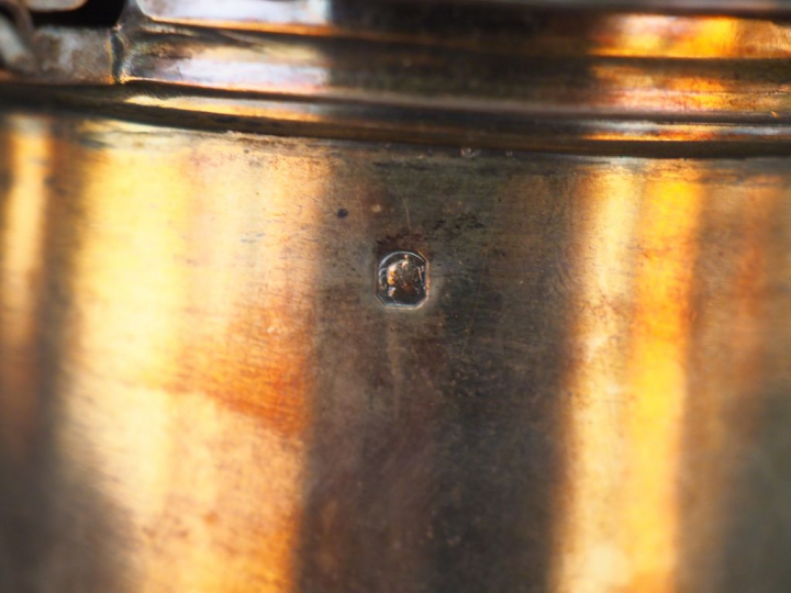 Chocolatière de style Louis XVI en argent, poinçon Minerve, à décor de