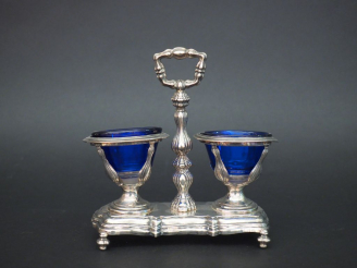 Vente aux enchères Saleron double Napoléon III de style Louis XV en argent, poinçon Miner