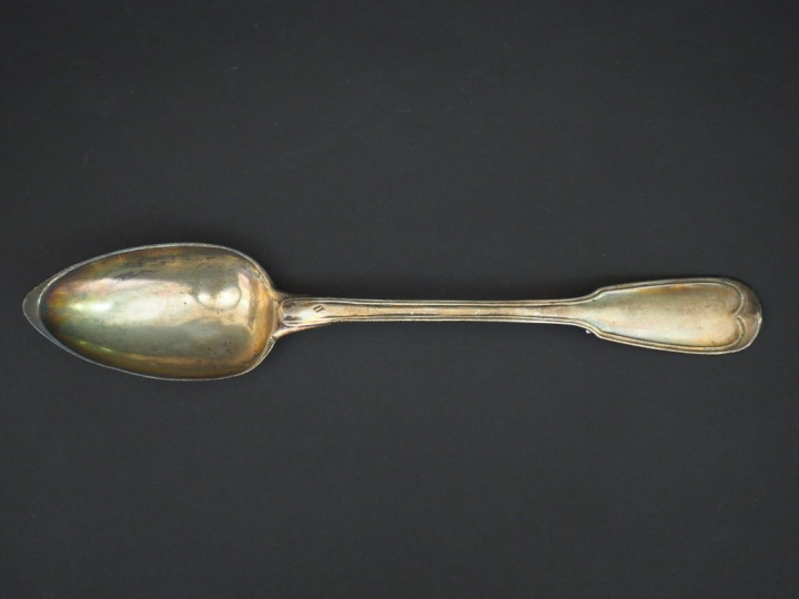 Cuillère à ragoût en argent, poinçon Minerve, modèle à filet.  Monogra