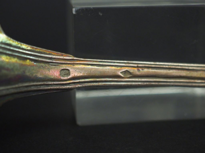 Cuillère à ragoût en argent, poinçon Minerve, modèle à filet.  Monogra