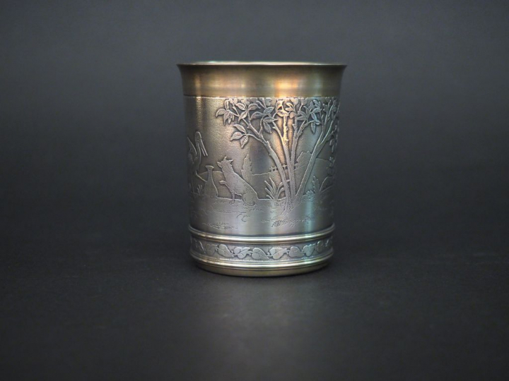 Timbale en argent, poinçon Minerve, illustrant la fable de La Fontaine