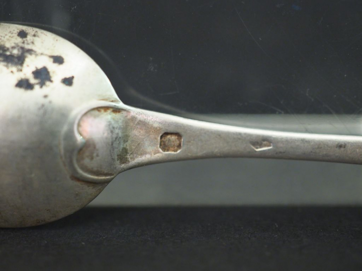 Suite de six cuillères en argent, poinçon Minerve, modèle uniplat. Poi