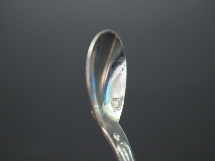 Coquetier Napoléon III en argent, poinçon Minerve, en forme de vase Mé