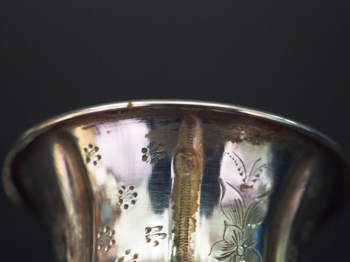 Coquetier Napoléon III en argent, poinçon Minerve, en forme de vase Mé