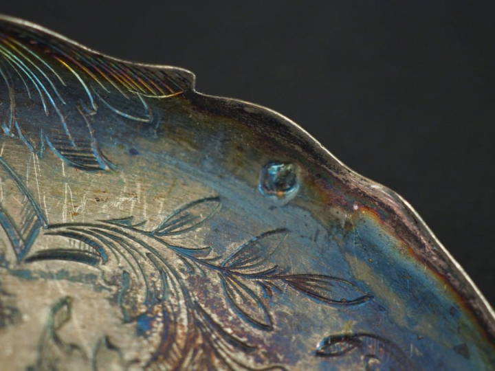 Ensemble comprenant :  - une timbale de forme tulipe en argent, poinço