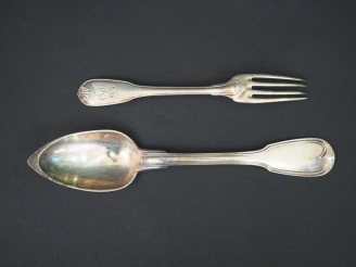 Vente aux enchères Ensemble comprenant une grande cuillère et une fourchette en argent, p