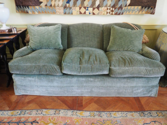 Vente aux enchères Grand canapé moderne et confortable à trois places et un fauteuil garn