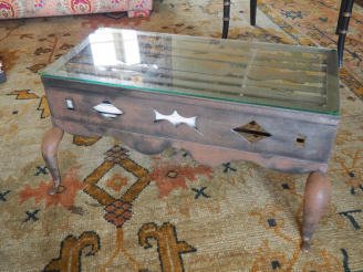 Vente aux enchères Table basse et tabouret en verre et métal. Dim. (tabouret) : 35 x 37 x