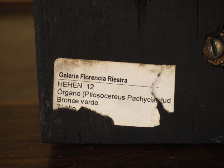 HEHEN. "Organo". Sujet en bronze à patine verte. H. (sans le socle): 1