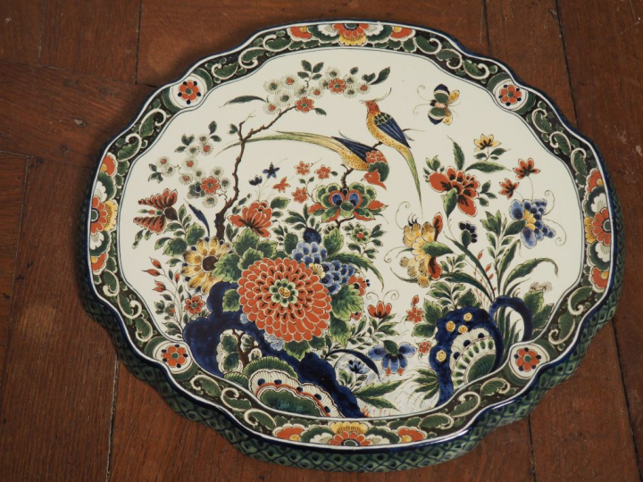 Présentoir en faience polychrome de Delft à décor d'oiseaux et de fleu
