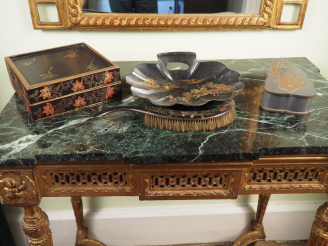 Vente aux enchères Boite en laque Extreme Orient, coffret Extrême-orient en étain, corbei