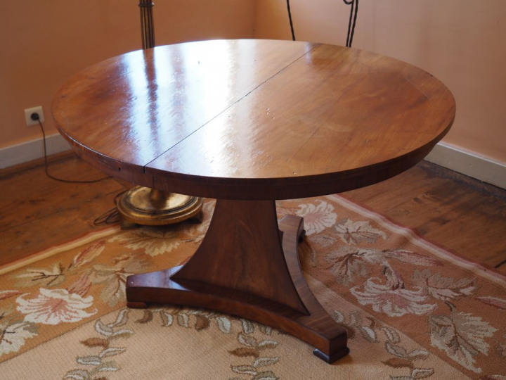 Guéridon XIXème en acajou et placage d'acajou , plateau circulaire, pi