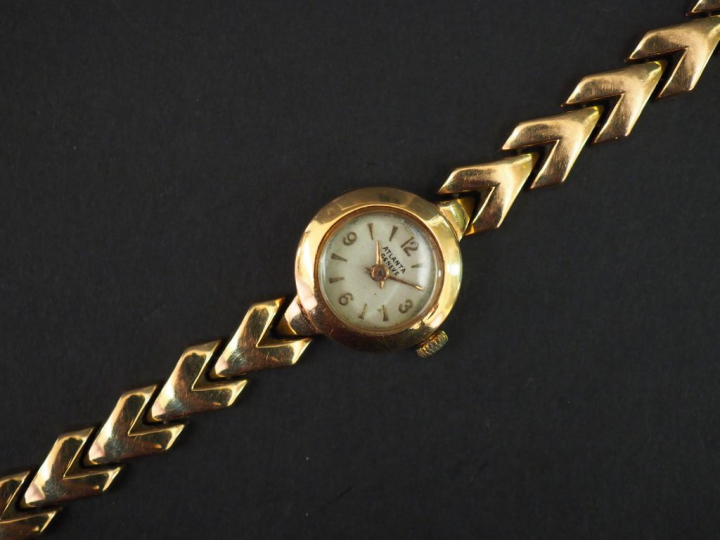 	ATLANTA à Genève  Montre bracelet de dame, boitier et bracelet en or 