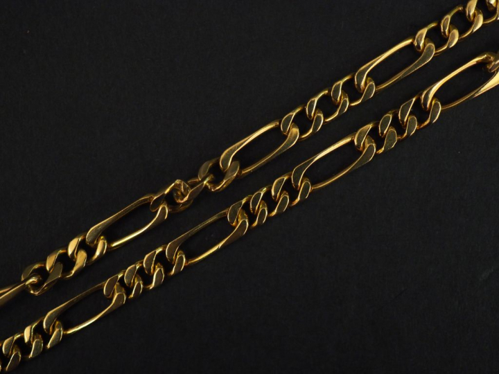 Grand sautoir en or jaune, maille figaro. Long. 69 cm Poids. 42,02 g