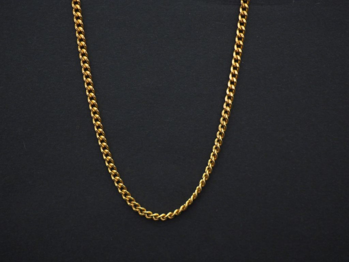 	Chaine en or jaune, maille gourmette. Long. 42 cm Poids. 6,79 g