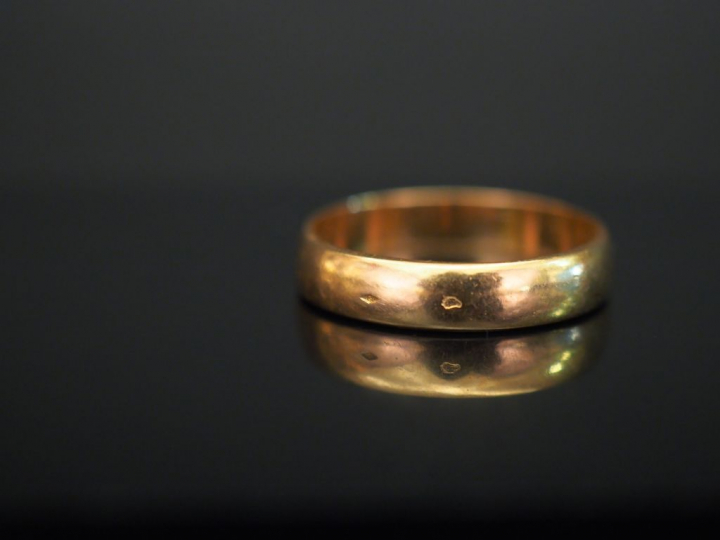 	Alliance en or jaune. TDD. 60 Poids. 4,11 g