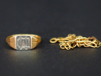 Vente aux enchères 	Ensemble comprenant :  - un bracelet articulé en or jaune, maille for