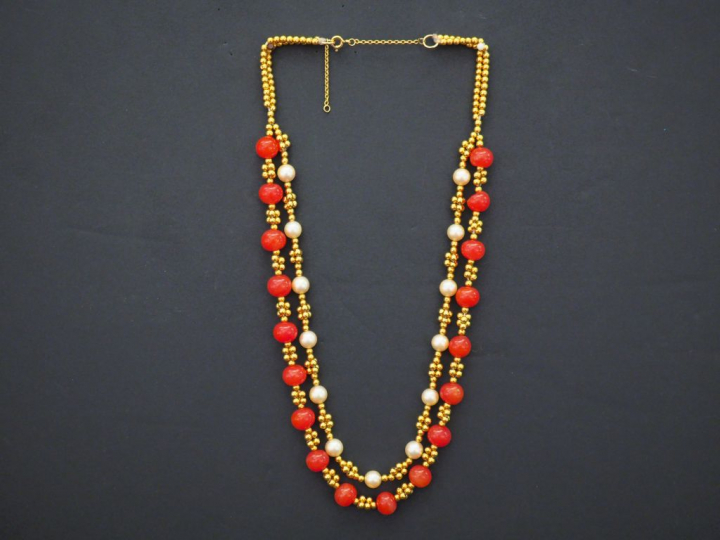 	Collier double rangs en or jaune, perles de culture et perles de corn