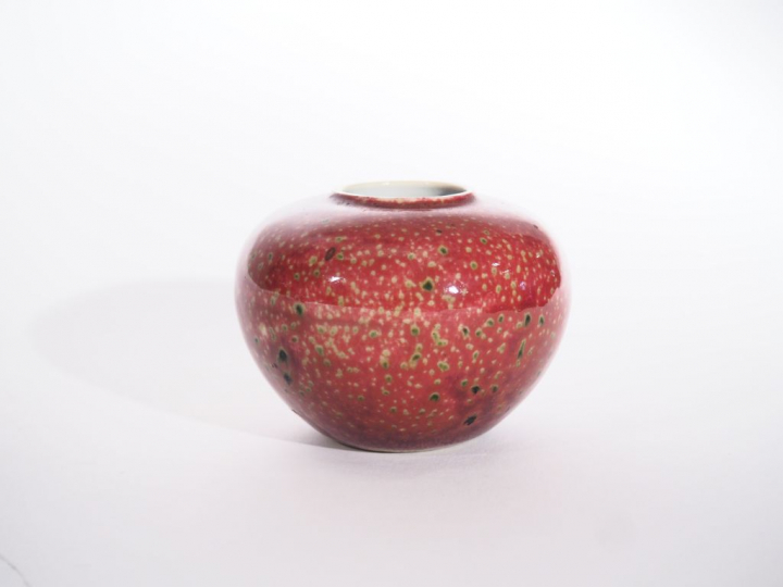 Godet de peintre en porcelaine et émail sang de bœuf Chine marque Kang